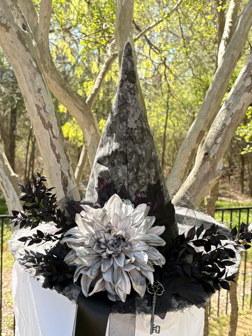 Ash Dahlia — Monochrome witch hat